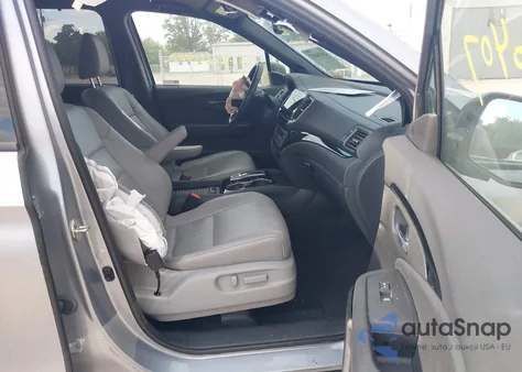 2019 Honda Passport Elite z USA, uszkodzony, nr VIN 5FNYF8H05KB010810